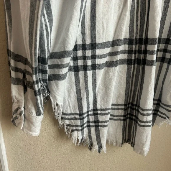 Black and White Fleece Plaid Shirt - Picture 4 of 4